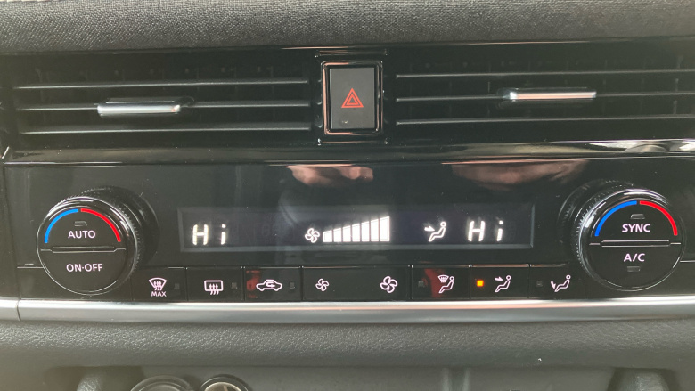 Nissan Qashqai 1.3 DiG-T MH 158 Acenta Premium 5dr Xtronic Petrol Hatchback